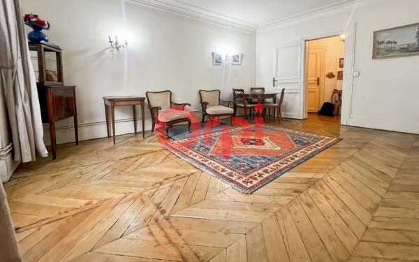Appartement à vendre    4 pièces • 72 m2 Paris 10