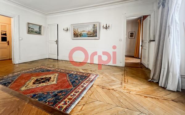 Appartement à vendre    4 pièces • 72 m2 Paris 10