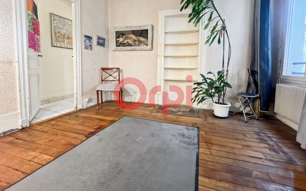 Appartement à vendre    4 pièces • 72 m2 Paris 10