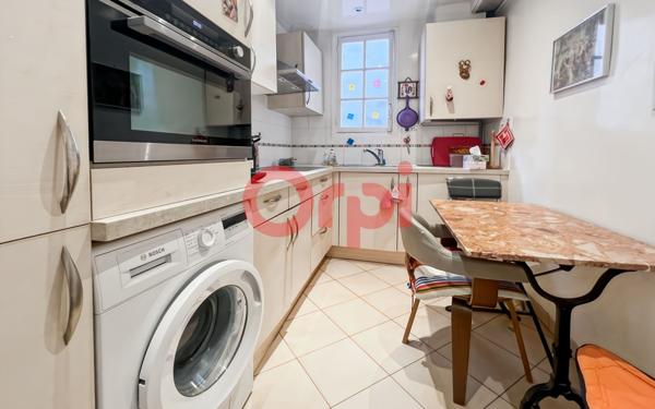 Appartement à vendre    4 pièces • 72 m2 Paris 10