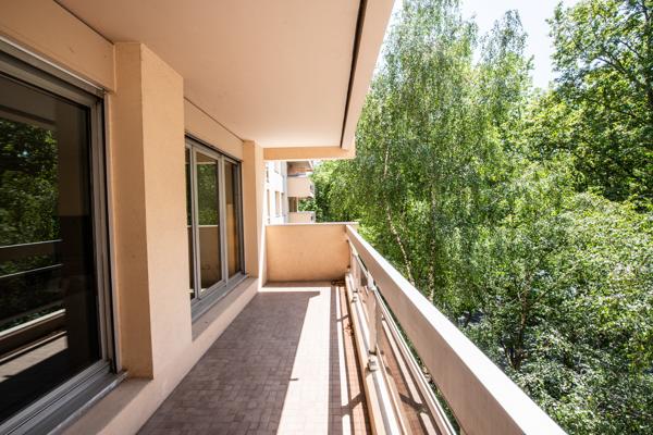 T4 meublé balcon parking Lyon 4