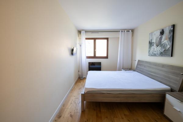 T4 meublé balcon parking Lyon 4