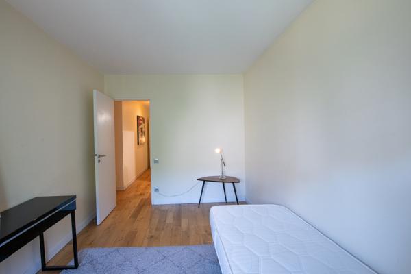 T4 meublé balcon parking Lyon 4