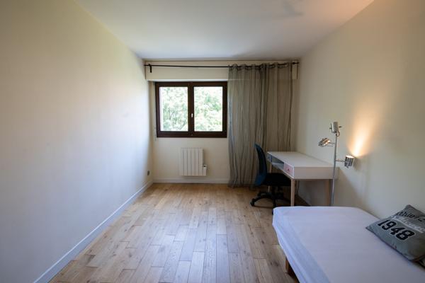 T4 meublé balcon parking Lyon 4