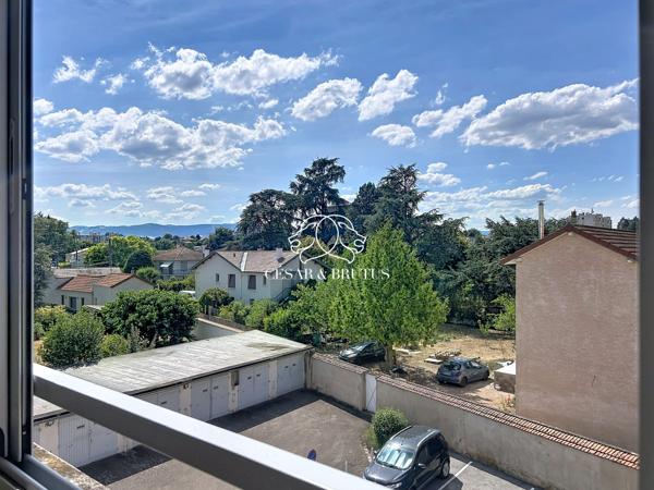 Appartement T3/T4 de 65 m2 proche bords de Loire à Roanne