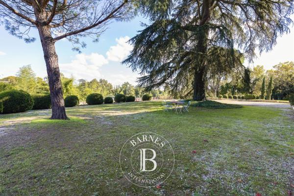 Gaillac, Hôtel particulier 7 Chambres -  480 m² à vendre