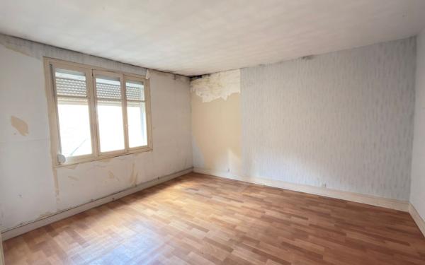 Maison à vendre    5 pièces • 326 m2 Péronne