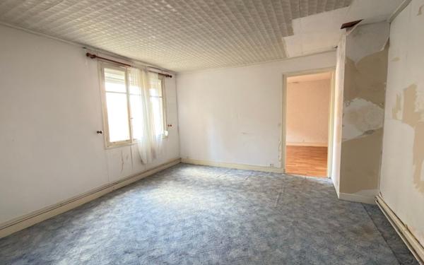 Maison à vendre    5 pièces • 326 m2 Péronne