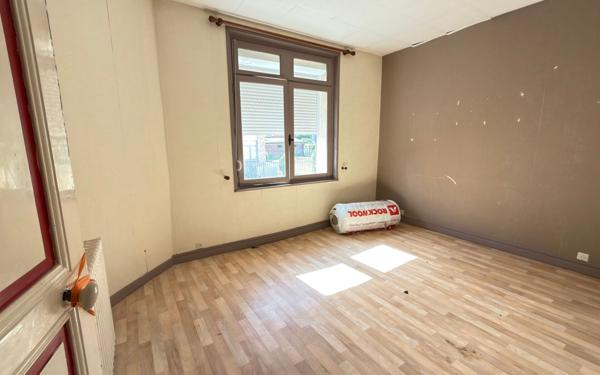 Maison à vendre    5 pièces • 326 m2 Péronne