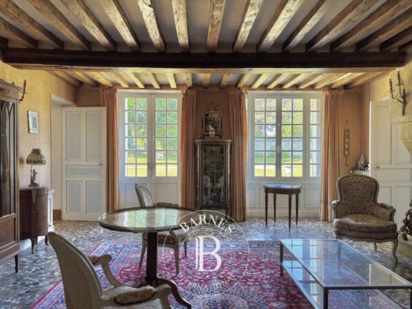 Mathieu, Maison 8 Chambres -  282 m² à vendre