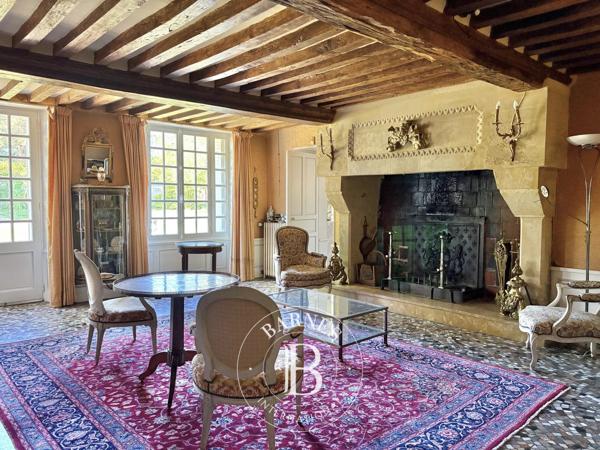 Mathieu, Maison 8 Chambres -  282 m² à vendre