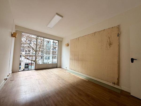 EXCLUSIVITÉ: 4 pièces lumineux à fort potentiel avec loggia ? Avenue recherchée