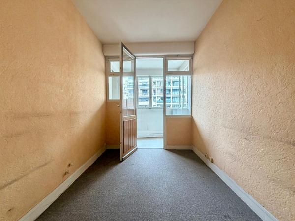 EXCLUSIVITÉ: 4 pièces lumineux à fort potentiel avec loggia ? Avenue recherchée