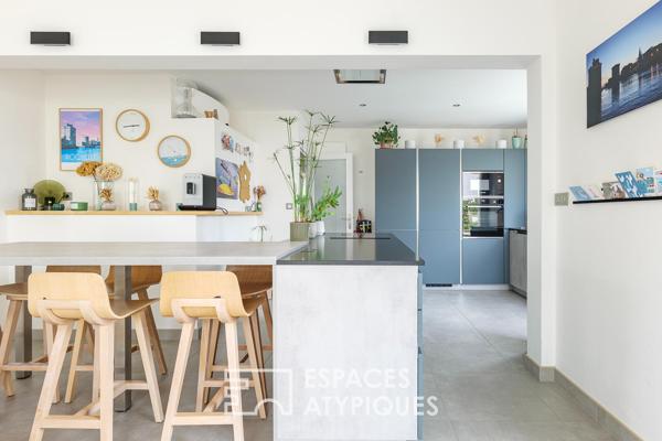 Lumière et fluidité : une maison de famille entièrement réinventée