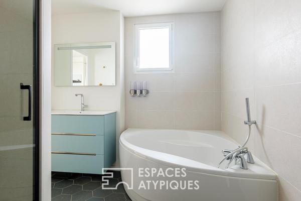Lumière et fluidité : une maison de famille entièrement réinventée
