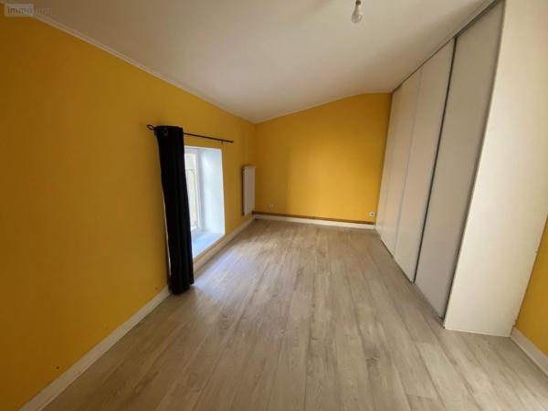 Appartement rénové à louer à Cluny en Saône-et-Loire (71250), ref :   
Centre-ville