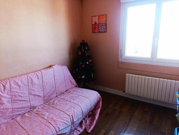 Maison de ville avec terrasse et garage – 85 m² – Issoudun