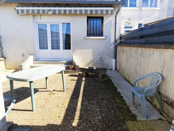 Maison de ville avec terrasse et garage – 85 m² – Issoudun