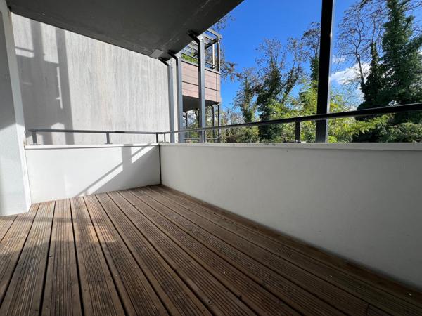 Appartement T3, 2 chambres, terrasse, parking.