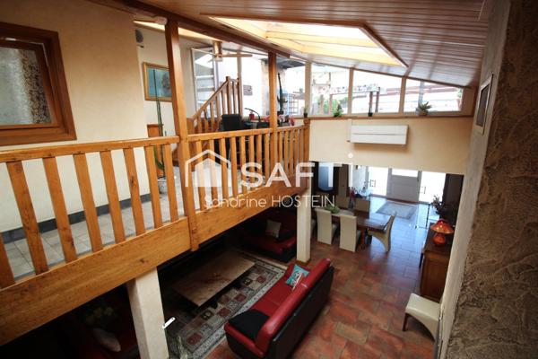 Maison avec 3 chambres et garage 4 voitures!