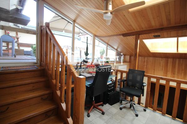 Maison avec 3 chambres et garage 4 voitures!