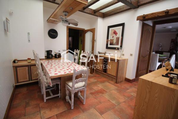 Maison avec 3 chambres et garage 4 voitures!