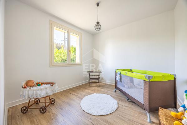 Rare : Maison familiale 5 chambres, avec piscine et grand terrain à Vouillé