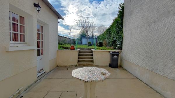 Maison de village
                                                                                                                                                                                                                                                                                                                        5 pièce(s)                                                                                                                                                                                                          3 chambre(s)                                                                                                                                                                                                          116  m²