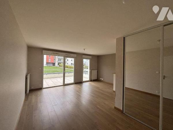 EXCLUSIVITÉ-QUARTIER BEAUREGARD- APPARTEMENT TYPE 3 -GRANDE TERRASSE ET GARAGE SECURISÉE-
Vene...