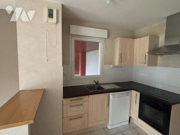 EXCLUSIVITÉ-QUARTIER BEAUREGARD- APPARTEMENT TYPE 3 -GRANDE TERRASSE ET GARAGE SECURISÉE-
Vene...