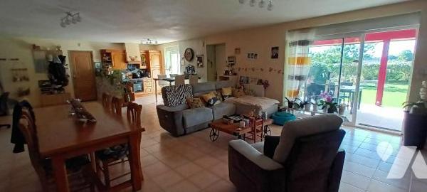 Maison à Vendre à Arquenay (53170) en Mayenne (53)

Située entre Arquenay et Meslay du maine,...