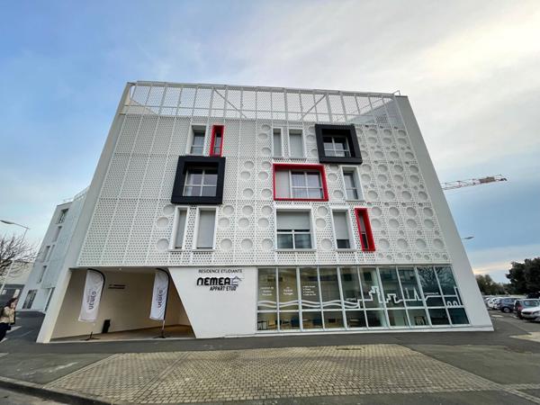 Location parking / box La Rochelle - 1 pièce(s) - 15 m² - 135 €/mois