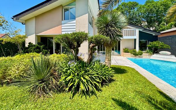 Maison à vendre    5 pièces •  Billère