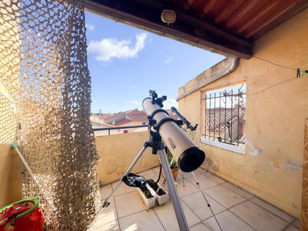 Maison de village avec terrasse et garage R+3