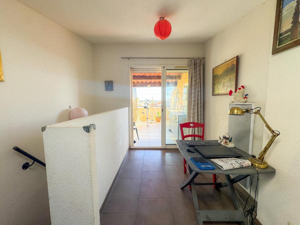 Maison de village avec terrasse et garage R+3