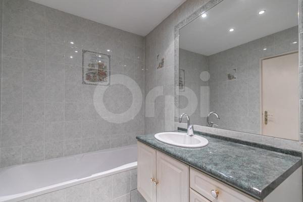 Appartement à vendre    5 pièces • 105,20 m2 Noisy-le-Grand