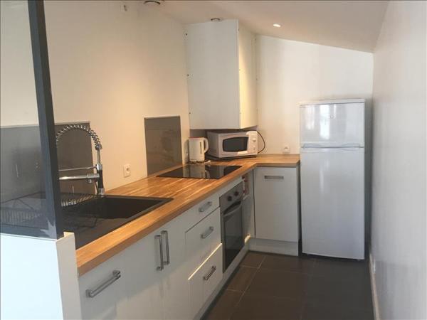 Appartement à louer 742 € CC LA ROCHELLE 1 pièce 37 m² DPE D