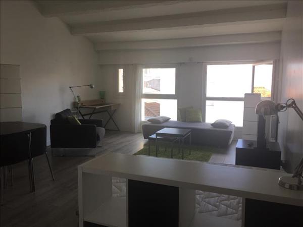 Appartement à louer 742 € CC LA ROCHELLE 1 pièce 37 m² DPE D