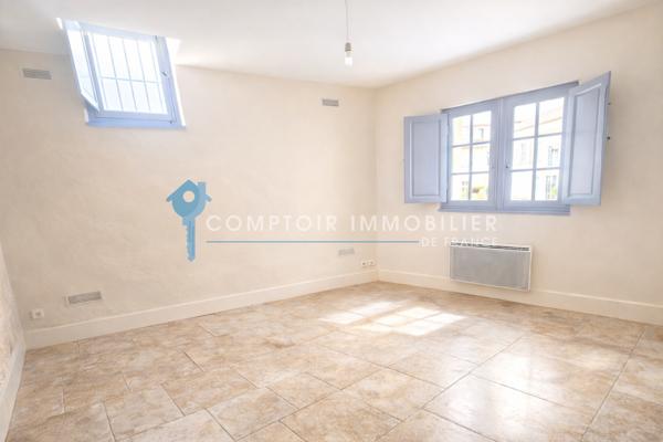 Immeuble
                                                                                                                                                
                                                                                                                                                
                                                                                                                                                
                                                    
                                                                                                                                                                                                                                                                                                                        187  m²                                                                                                                                                                                                         3 etage(s)