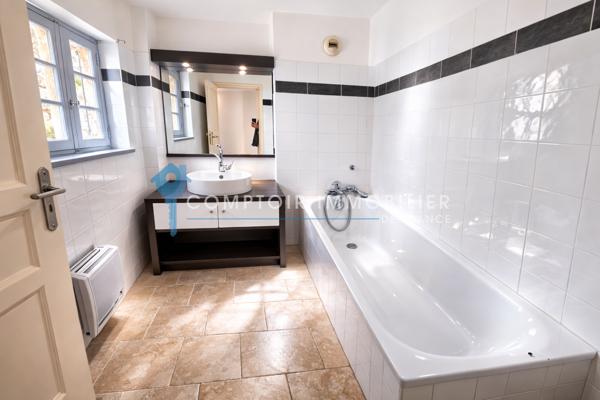 Immeuble
                                                                                                                                                
                                                                                                                                                
                                                                                                                                                
                                                    
                                                                                                                                                                                                                                                                                                                        187  m²                                                                                                                                                                                                         3 etage(s)
