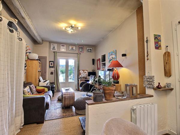 Maison Sauveterre 2 pièce(s) 48 m2 avec stationnement et jardin.