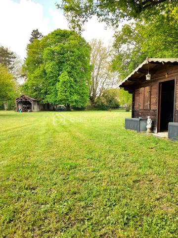 Terrain de 10 907 m²