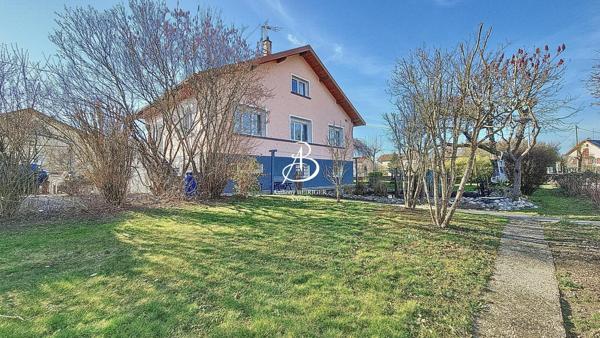 PAVILLON sur 1100 m2 de terrain et dépendance