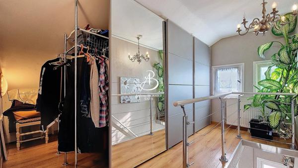 PAVILLON sur 1100 m2 de terrain et dépendance