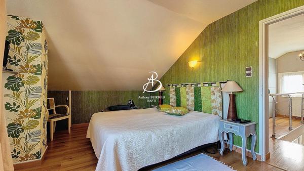 PAVILLON sur 1100 m2 de terrain et dépendance