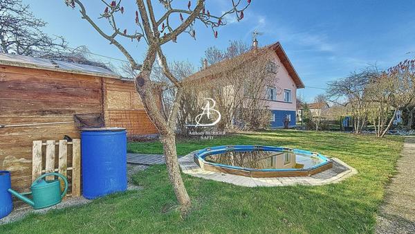 PAVILLON sur 1100 m2 de terrain et dépendance