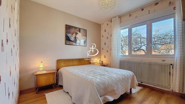 PAVILLON sur 1100 m2 de terrain et dépendance