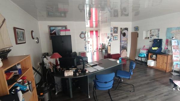 Immeuble à vendre BENODET (29) un commerce et deux appartements jardin