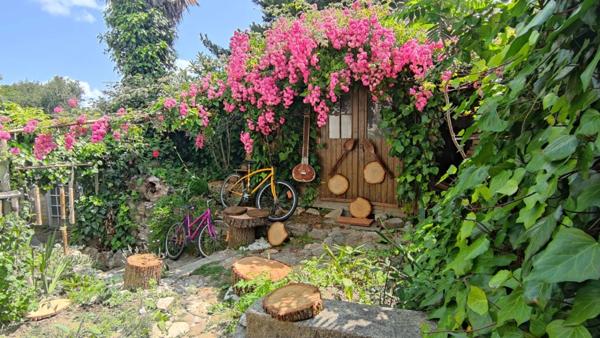 Immeuble à vendre BENODET (29) un commerce et deux appartements jardin