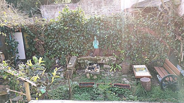 Immeuble à vendre BENODET (29) un commerce et deux appartements jardin